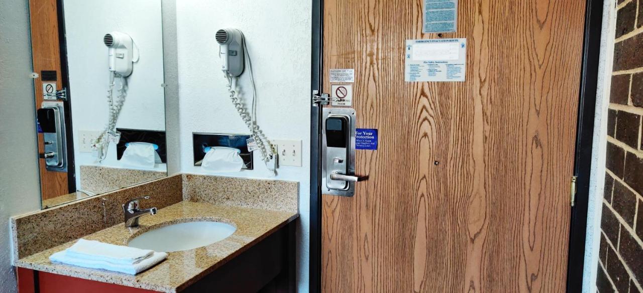 ואוסאו Reliance Inn מראה חיצוני תמונה